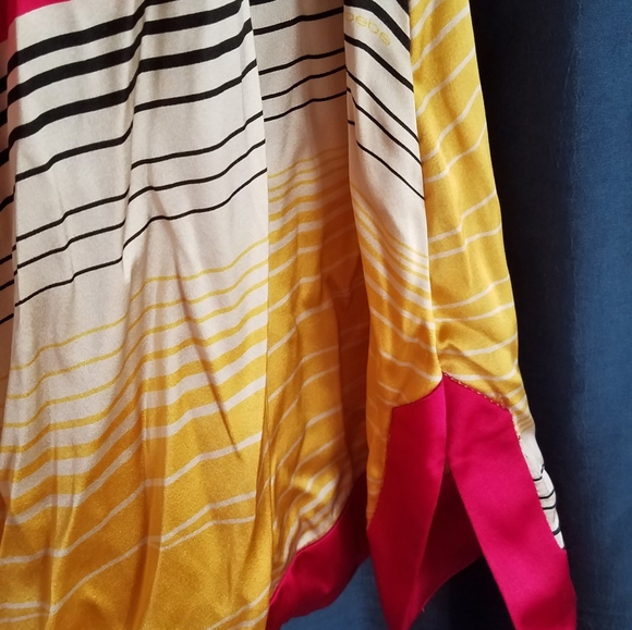 Bebe silky top Tunic MULTI COLOR  M/L - Picture 3 of 5